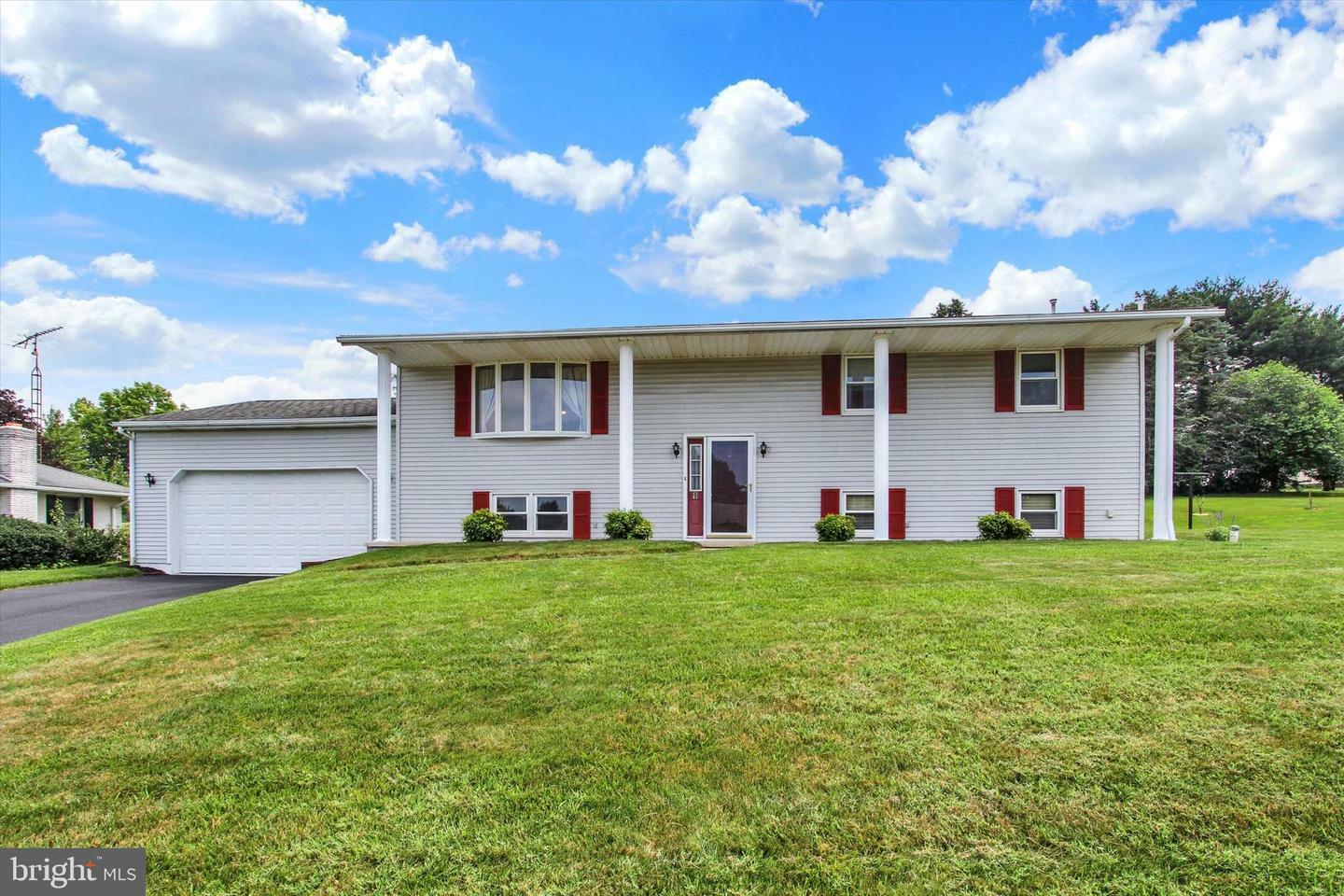 9 Starlite Drive  Spring Grove PA 17362 photo