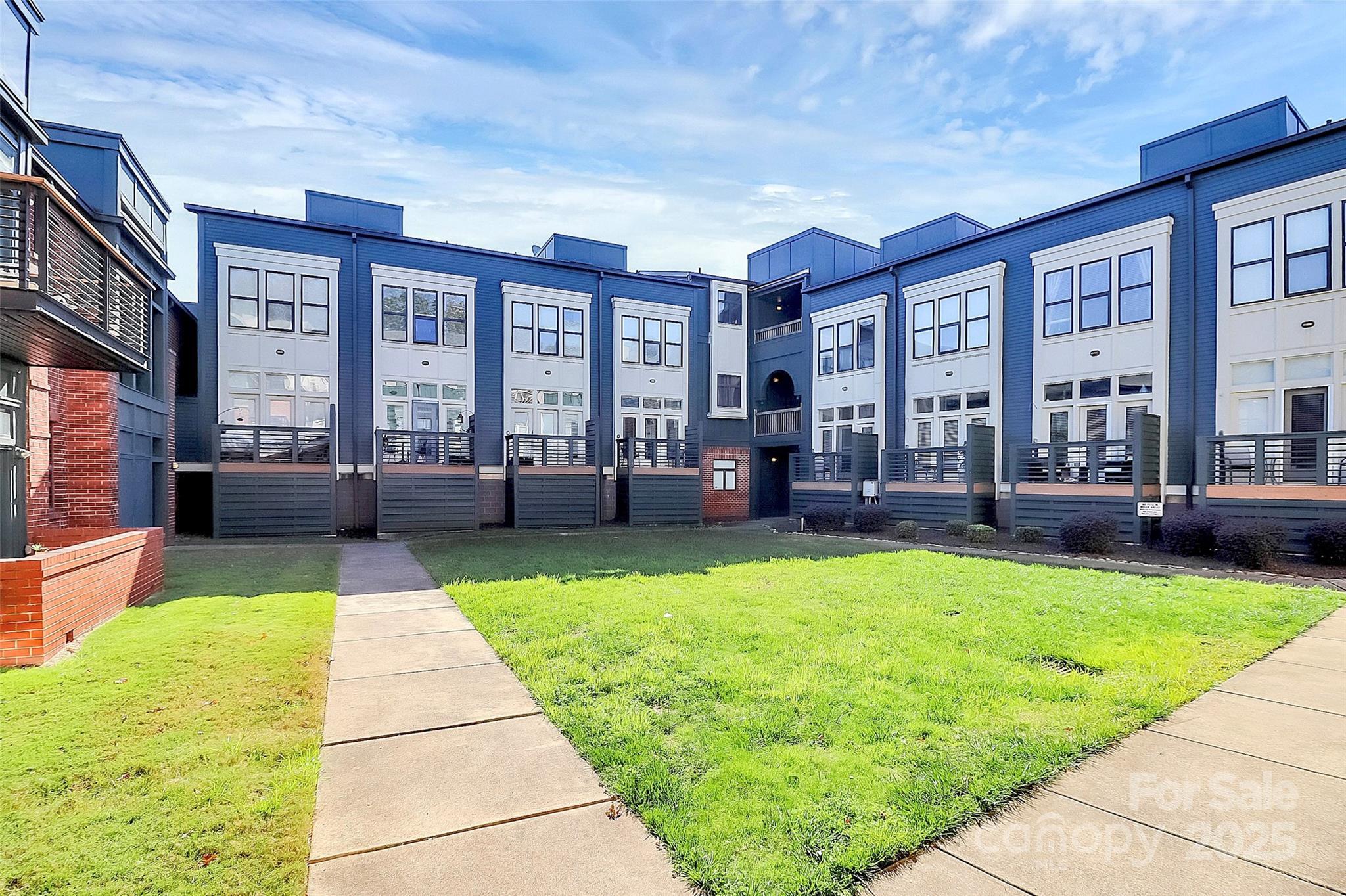 Property Photo:  474 New Bern Station Court  NC 28209 