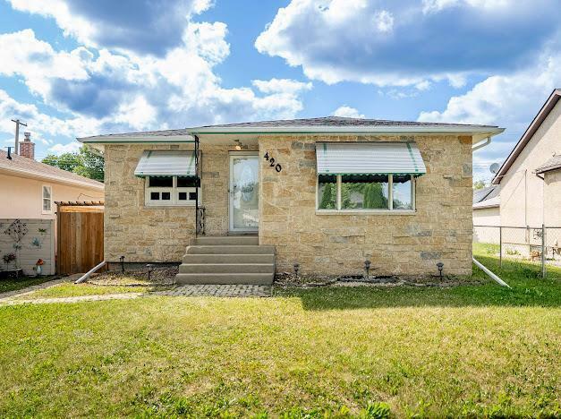 420 Dalton Street  Winnipeg MB R2X 2C6 photo