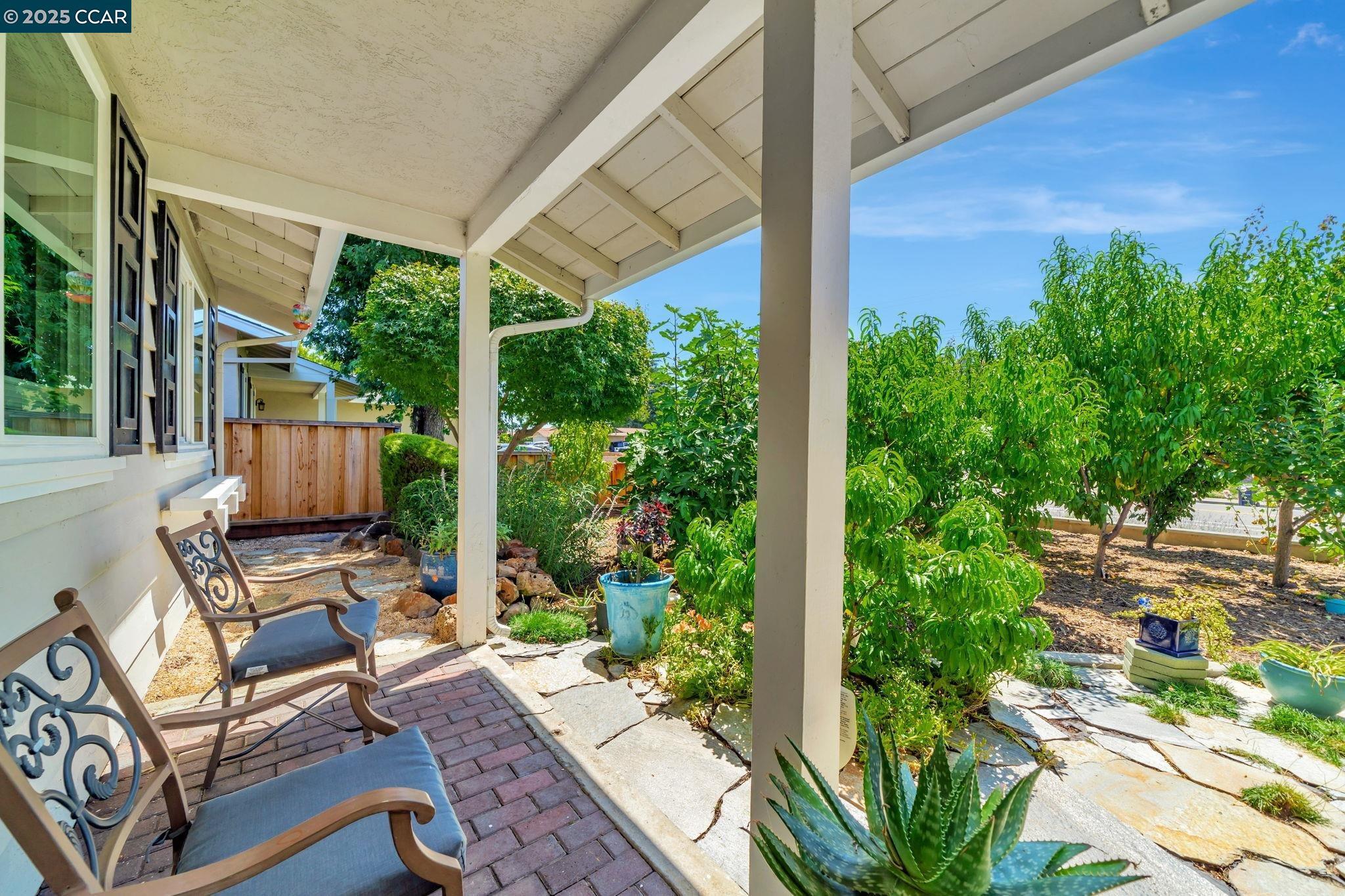 Property Photo: 819 Wall St CA 94550