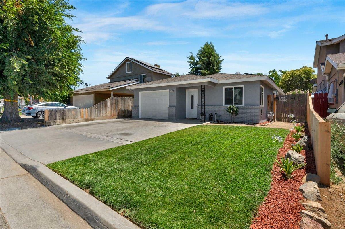 Property Photo: 4343 W Princeton Avenue CA 93722