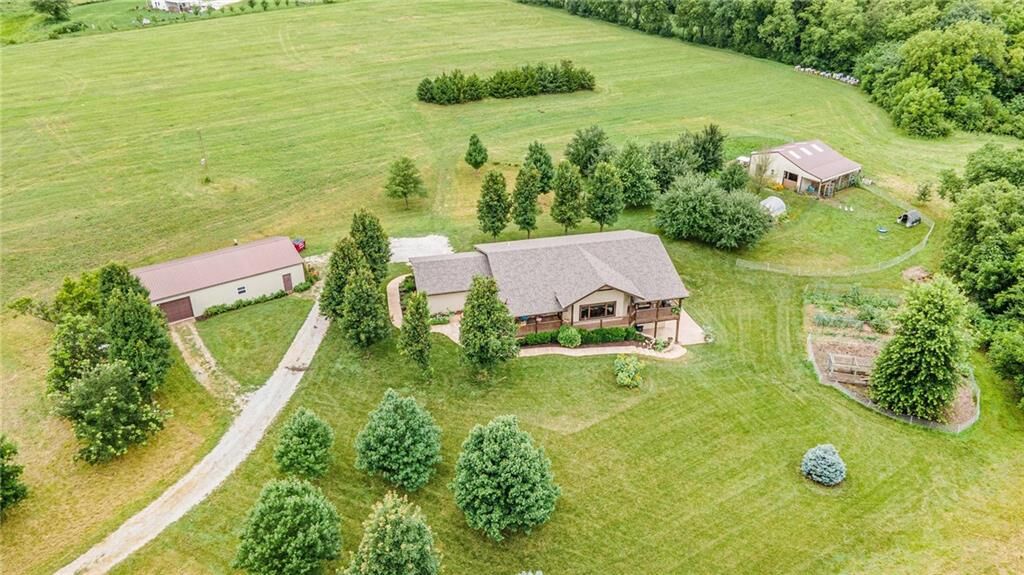 Property Photo: 9750 SW 200th Street MO 64089