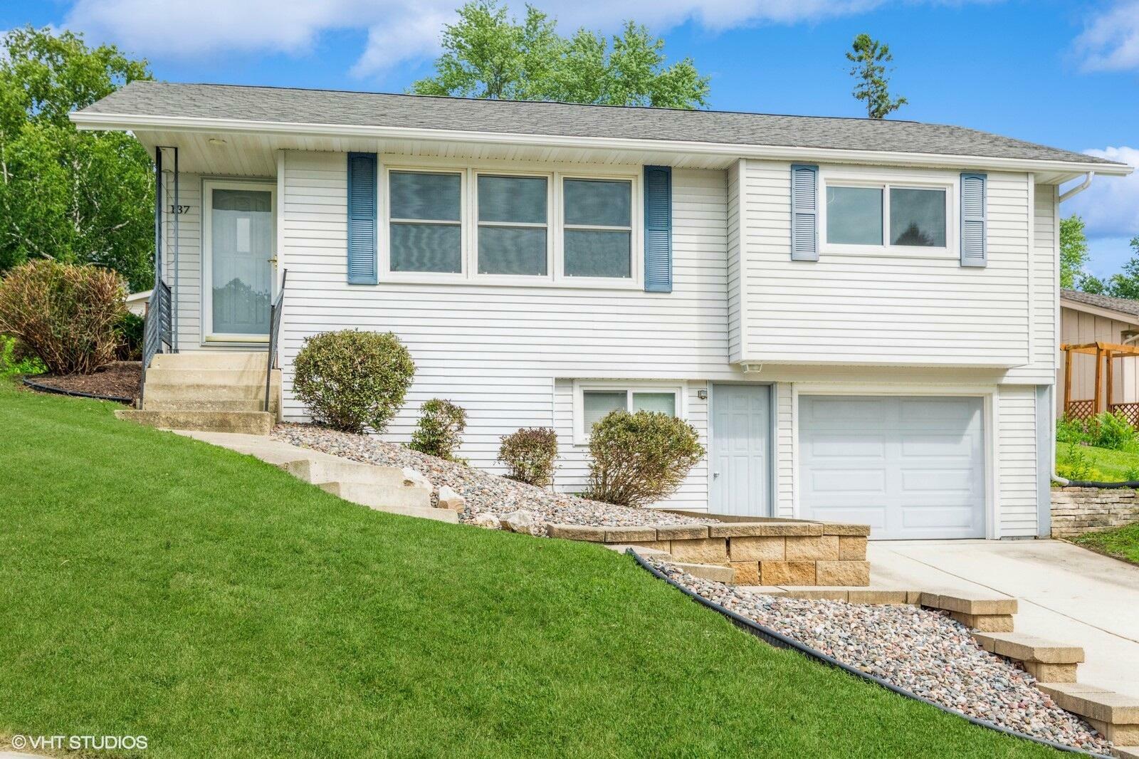 Property Photo: 137 South Wind Trl WI 53032