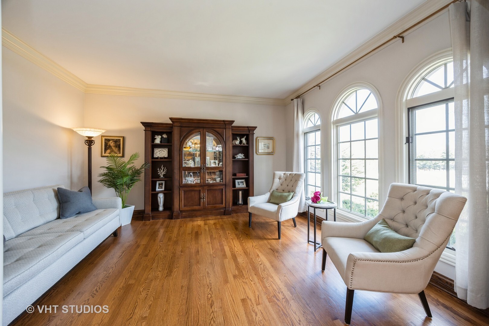 Property Photo: 6100 Timber Ridge Court IL 60525