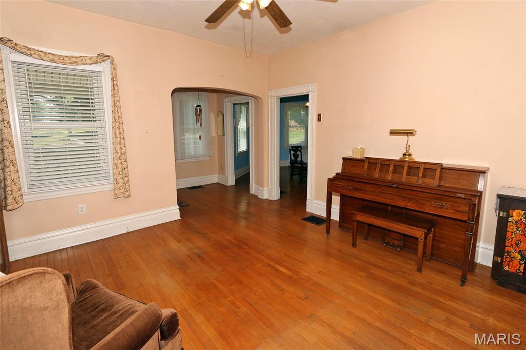 Property Photo: 207 Fee Fee Road MO 63043