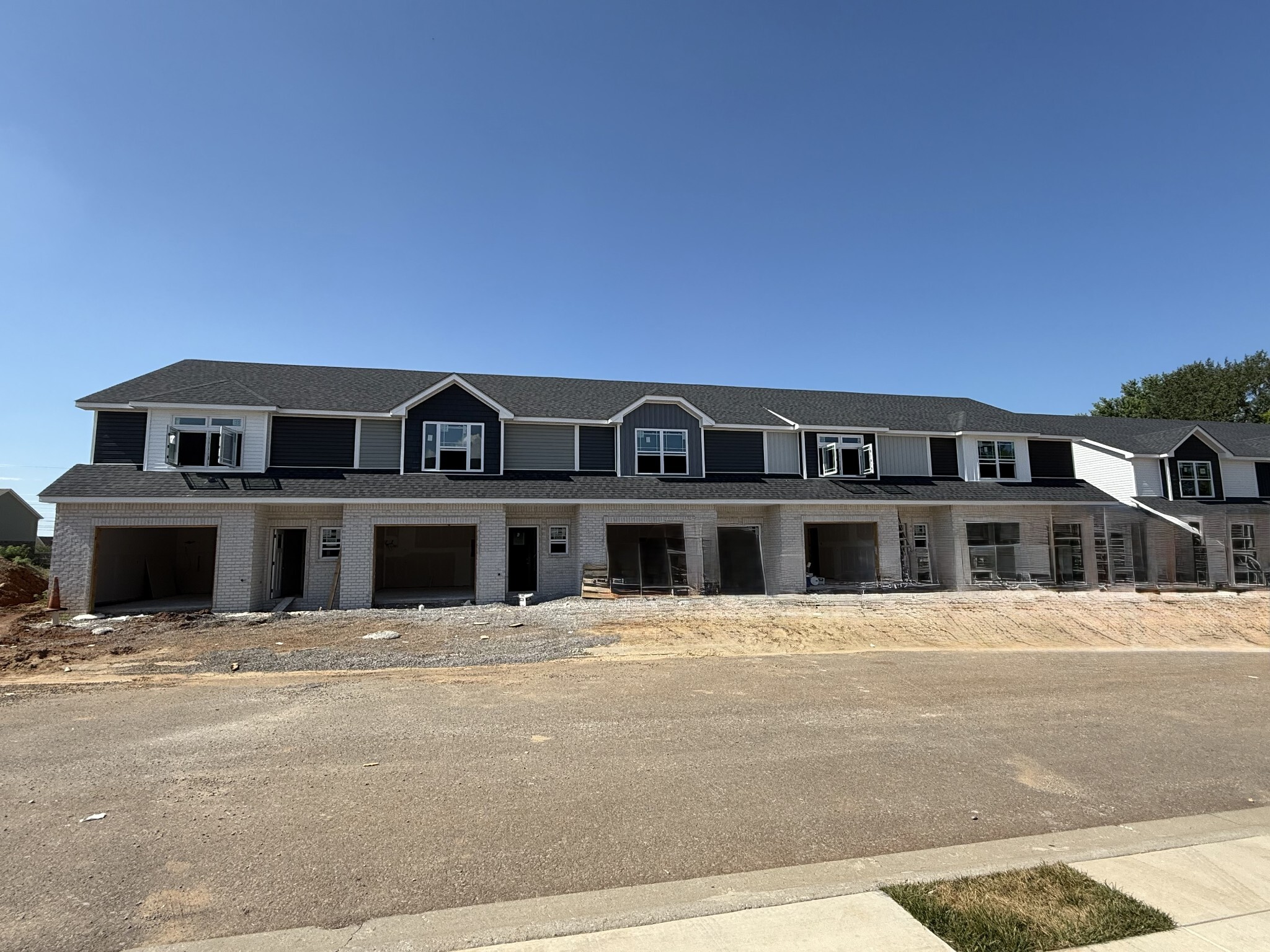 Property Photo: 210 W Fallow Ct TN 37040