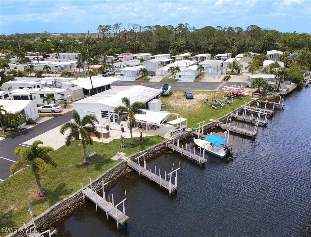 Property Photo: 113 Willow Lane 21 FL 34114