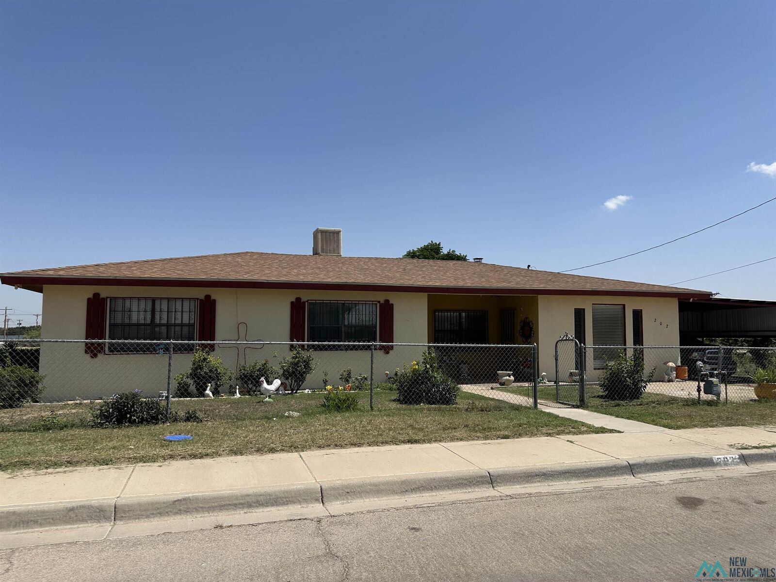 Property Photo: 202 &Amp 204 Peachtree Street NM 88220