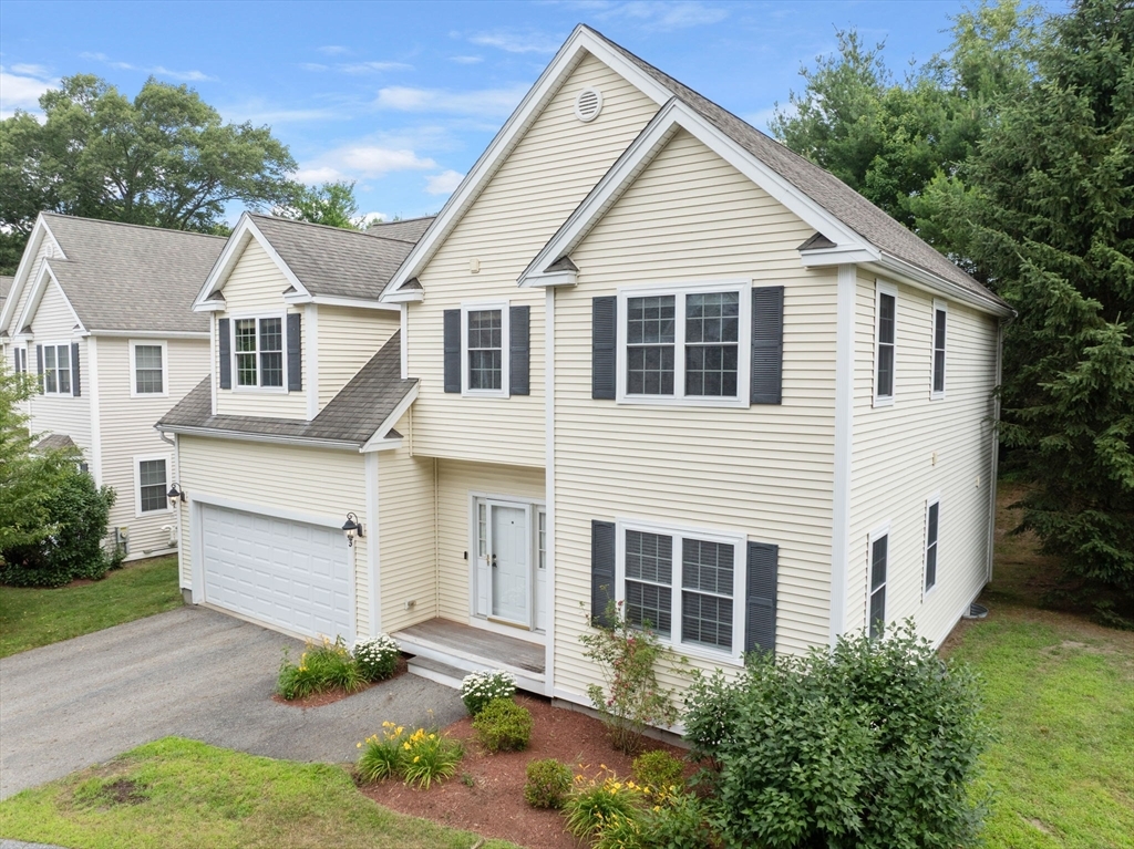 Property Photo:  5 Equestrain 5  MA 01824 