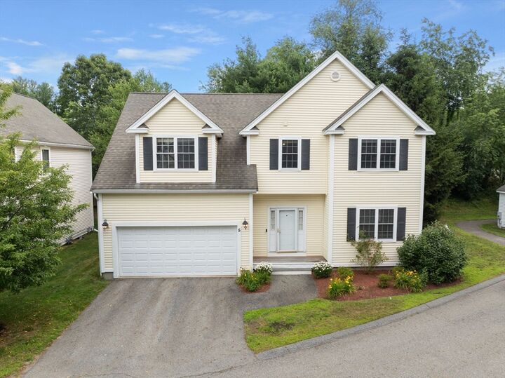 Property Photo:  5 Equestrian 5  MA 01824 