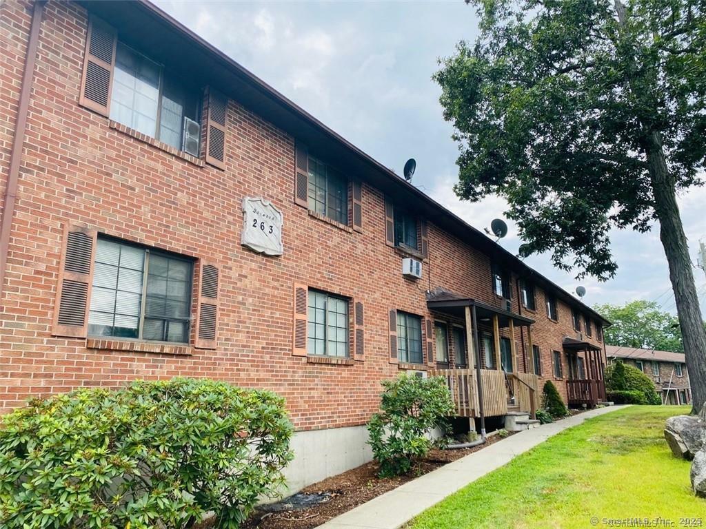 Property Photo:  263 Perkins Avenue 9  CT 06704 