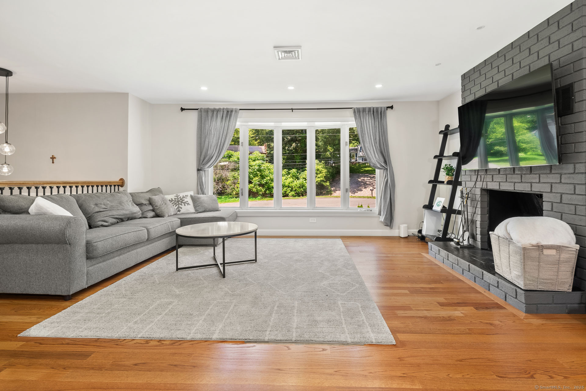 Property Photo: 6 Butternut Lane CT 06062