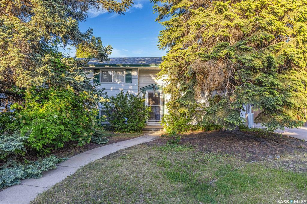5 Athabasca Crescent  Saskatoon SK S7K 1G8 photo