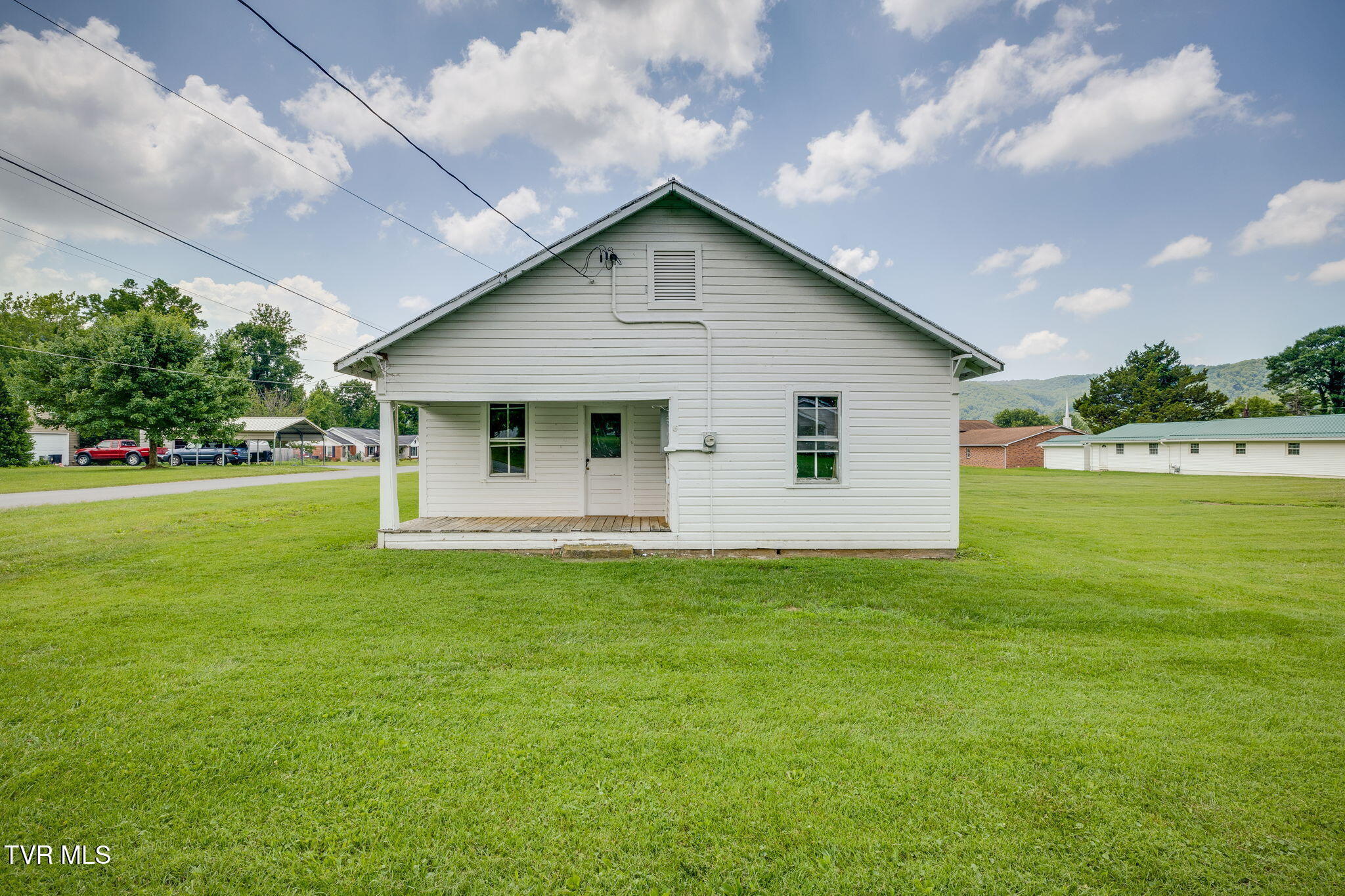 Property Photo: 400 Riverside Drive TN 37692