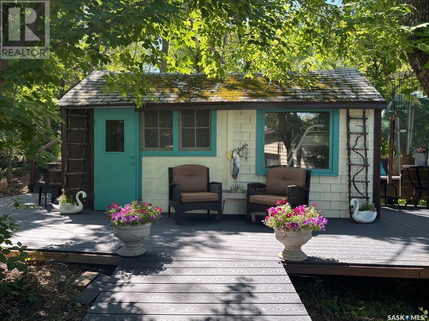 Property Photo: 232 Green Avenue SK S0G 4C0
