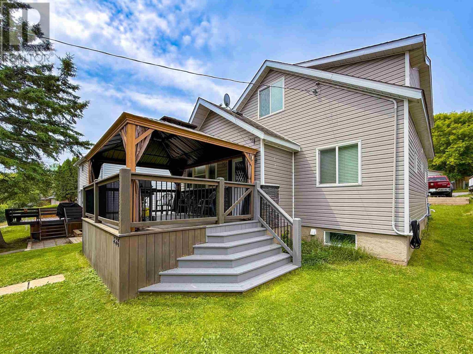 Property Photo: 338 Eighth Avenue South ON P9N 2H6