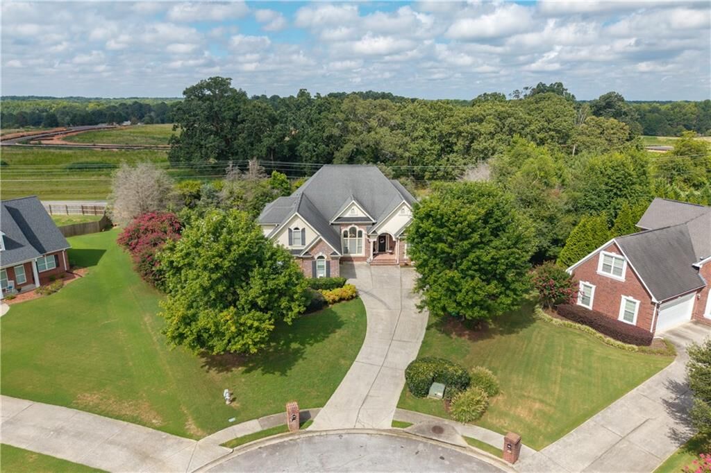 Property Photo:  907 Hannah Ct  GA 30052 