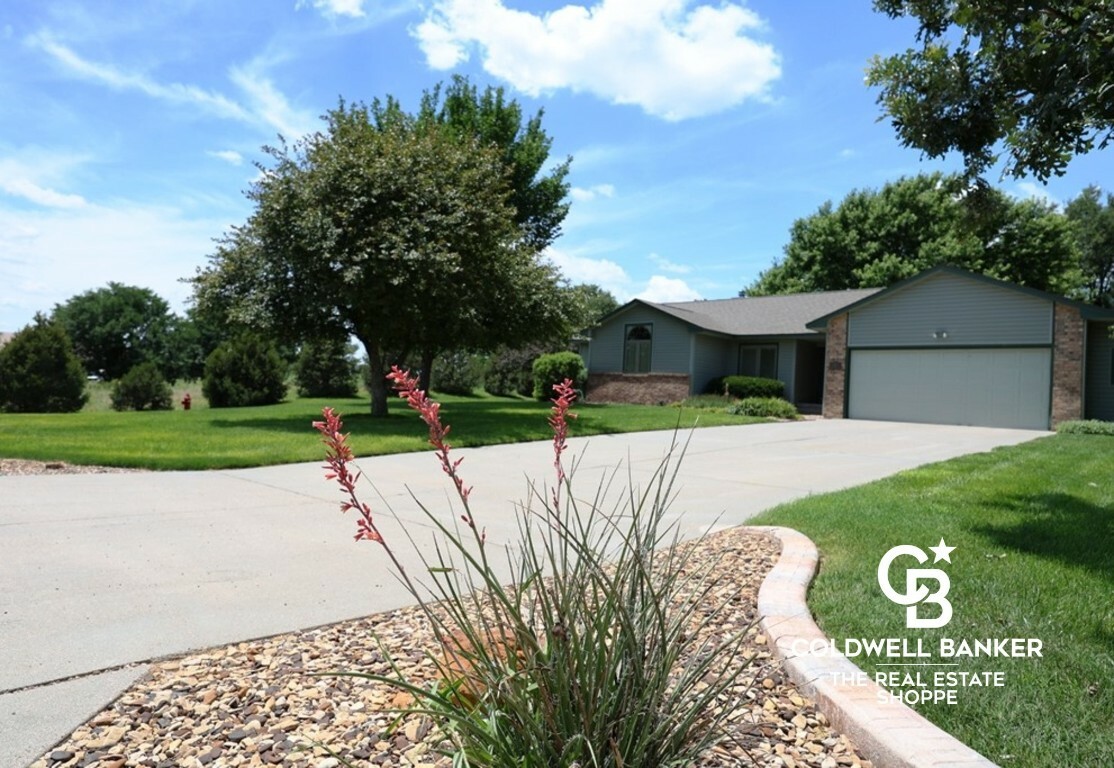 Property Photo:  103 Wellington Place  KS 67846 