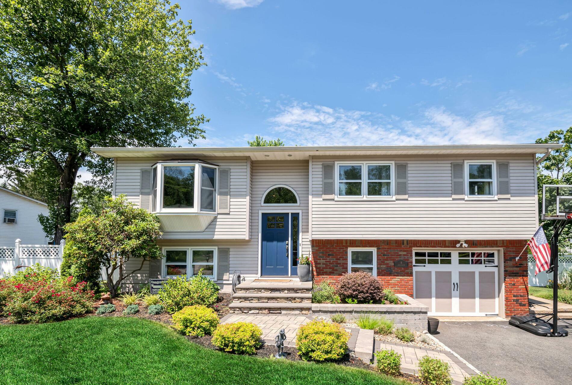 8 Arcadia Court  Sloatsburg NY 10974 photo