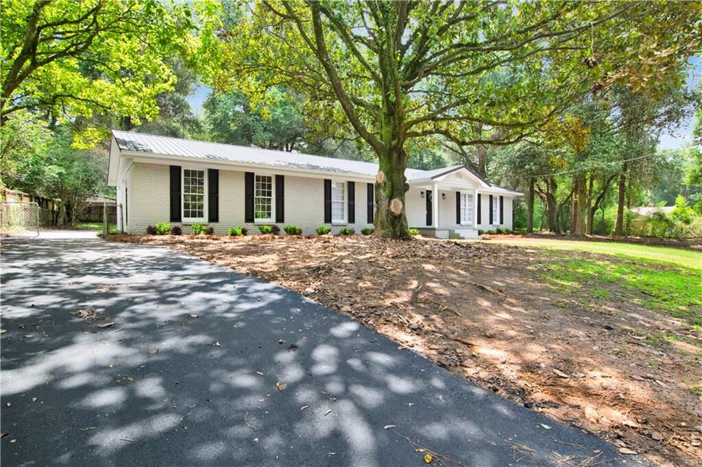 Property Photo:  1114 Peabody Drive  AL 36618 