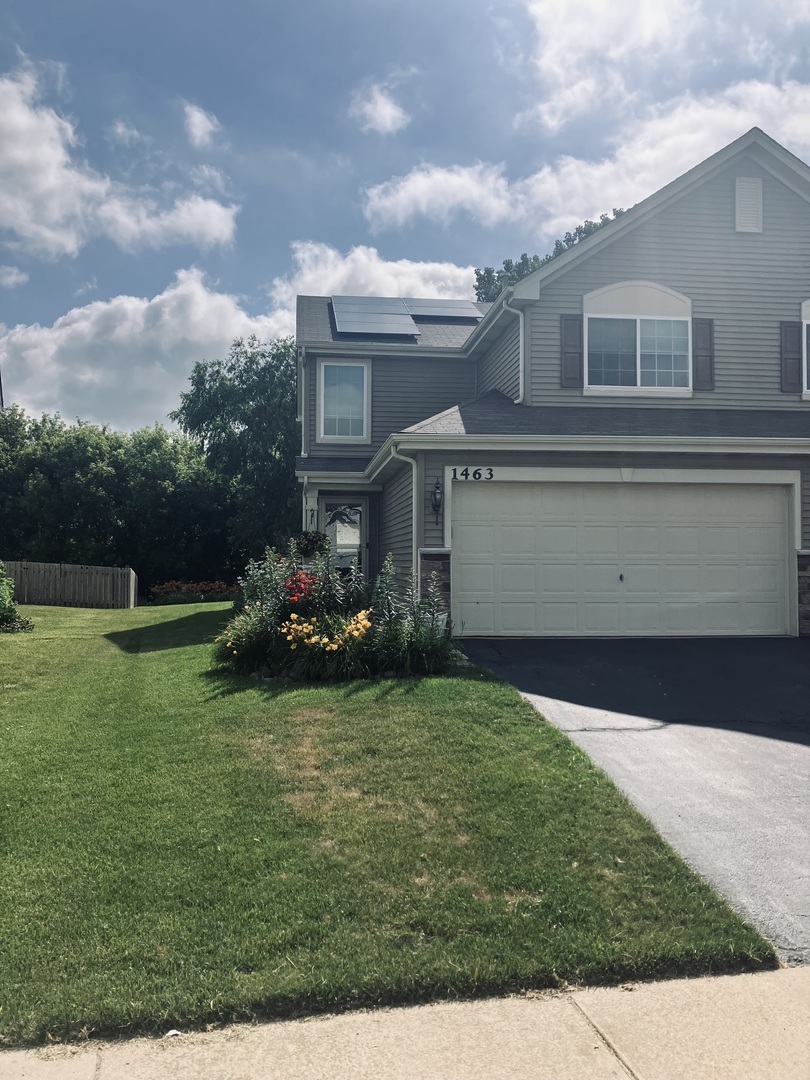 Property Photo: 1463 Carlisle Lane IL 60140