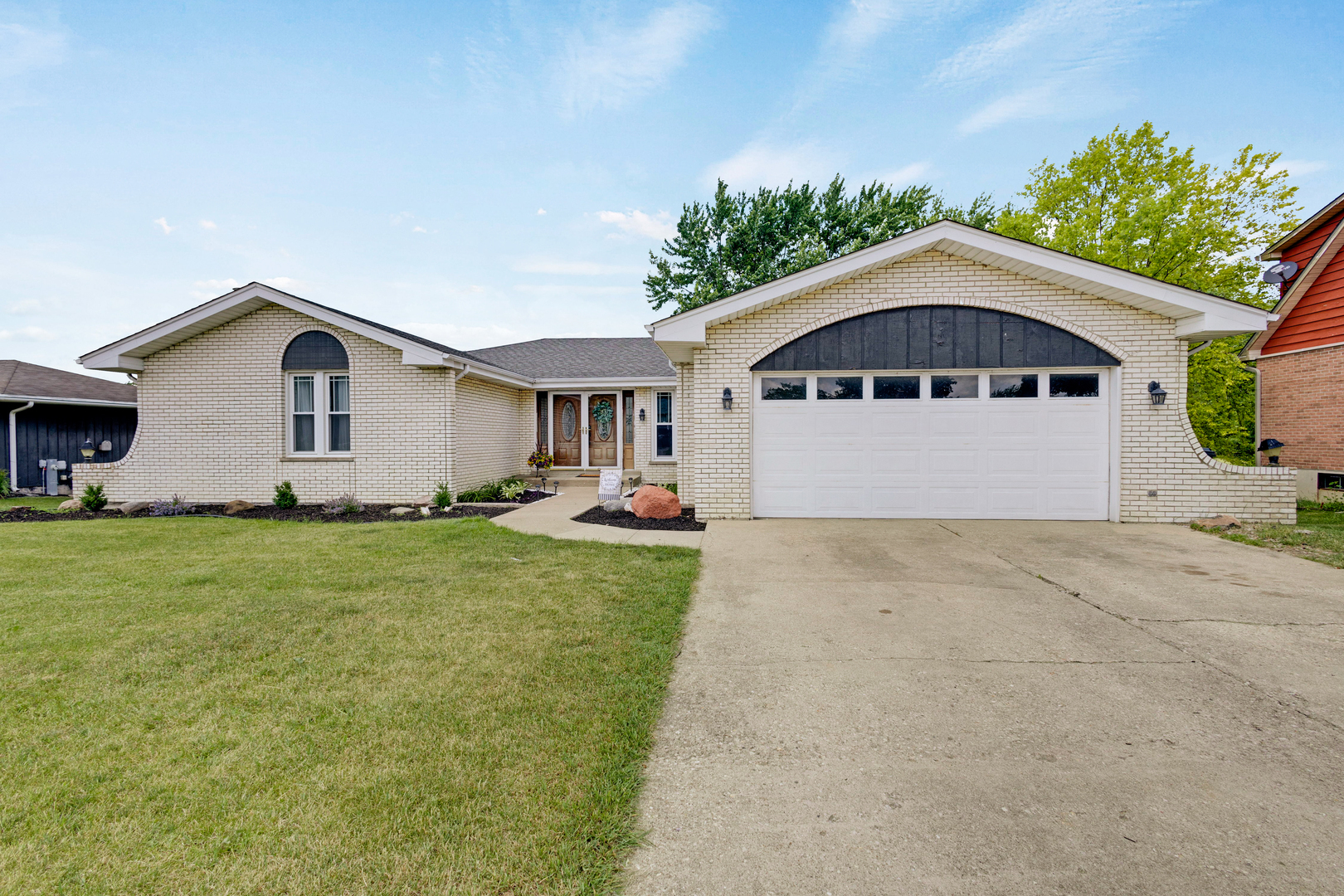 Property Photo: 1205 Shagbark Road IL 60451