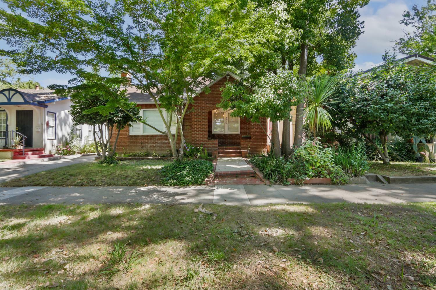 3225 D Street  Sacramento CA 95816 photo