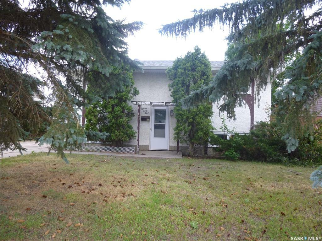 1543 Stadacona W  Moose Jaw SK S6H 6S3 photo