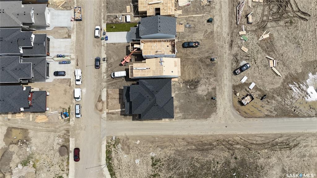 Property Photo: 513 Sharma Crescent SK S7W 0Y1