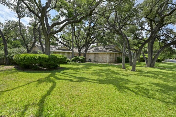 Property Photo: 11001 Spicewood Club Drive TX 78750