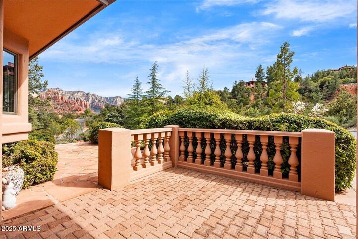 Property Photo: 310 Les Springs Drive AZ 86336