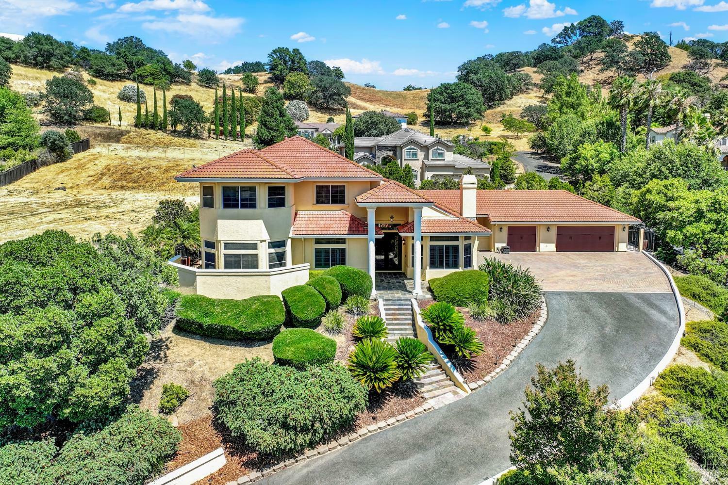 Property Photo: 6021 N Vine Street CA 95688