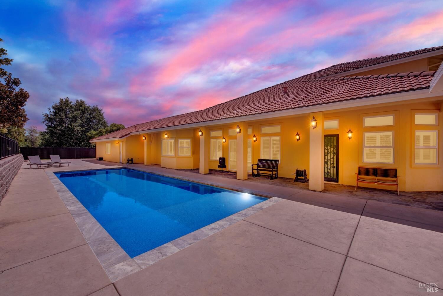Property Photo:  6021 N Vine Street  CA 95688 