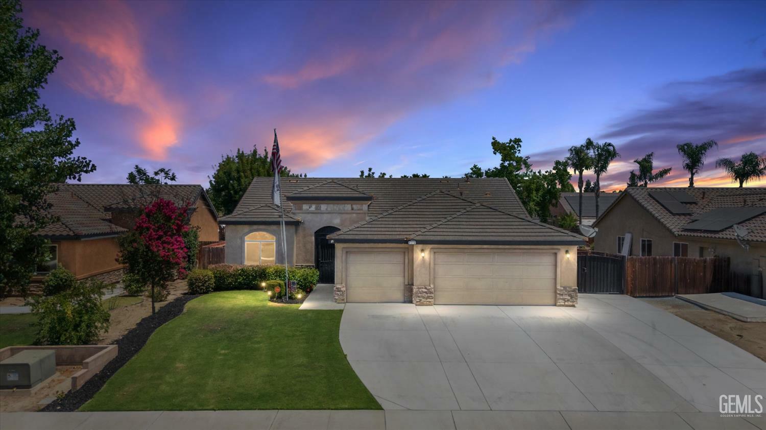 Property Photo: 9510 Midnight Creek Way CA 93311
