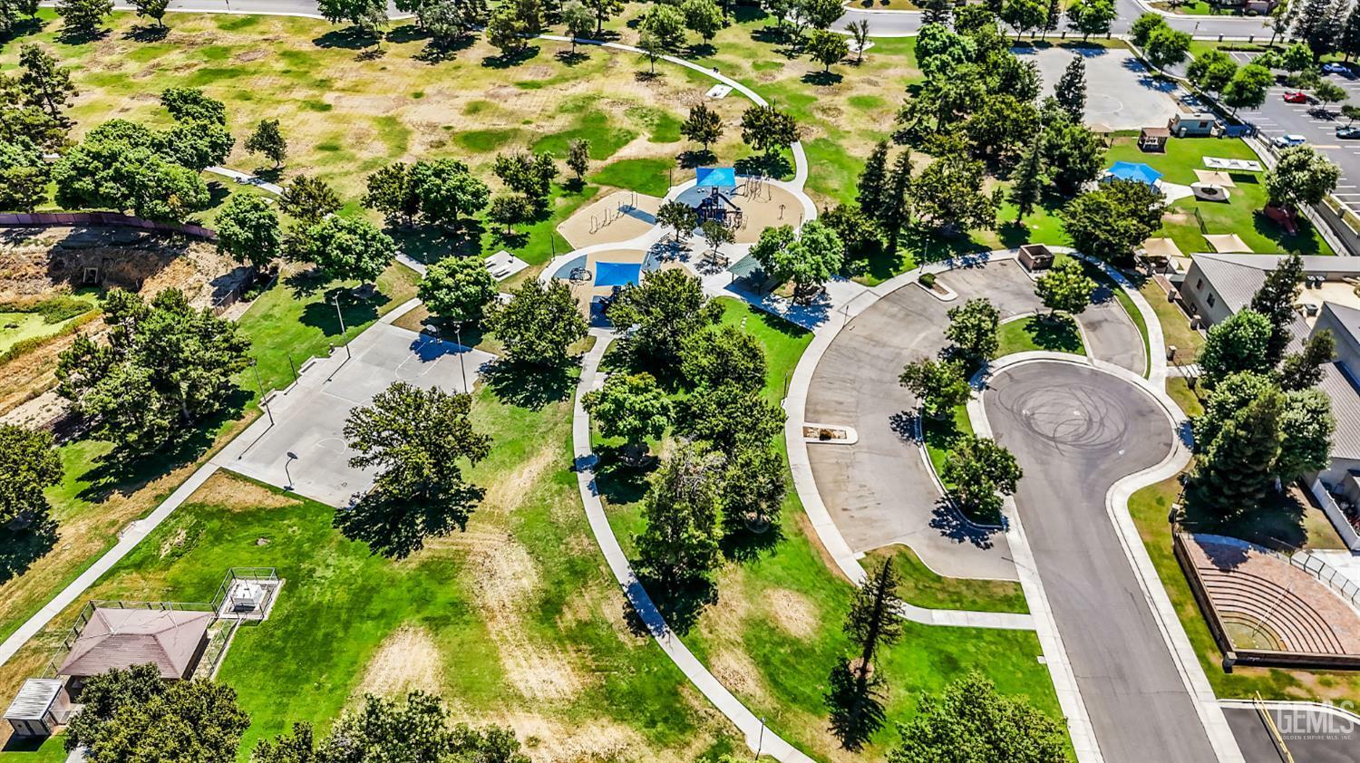 Property Photo: 10202 Pepperwood Drive CA 93311
