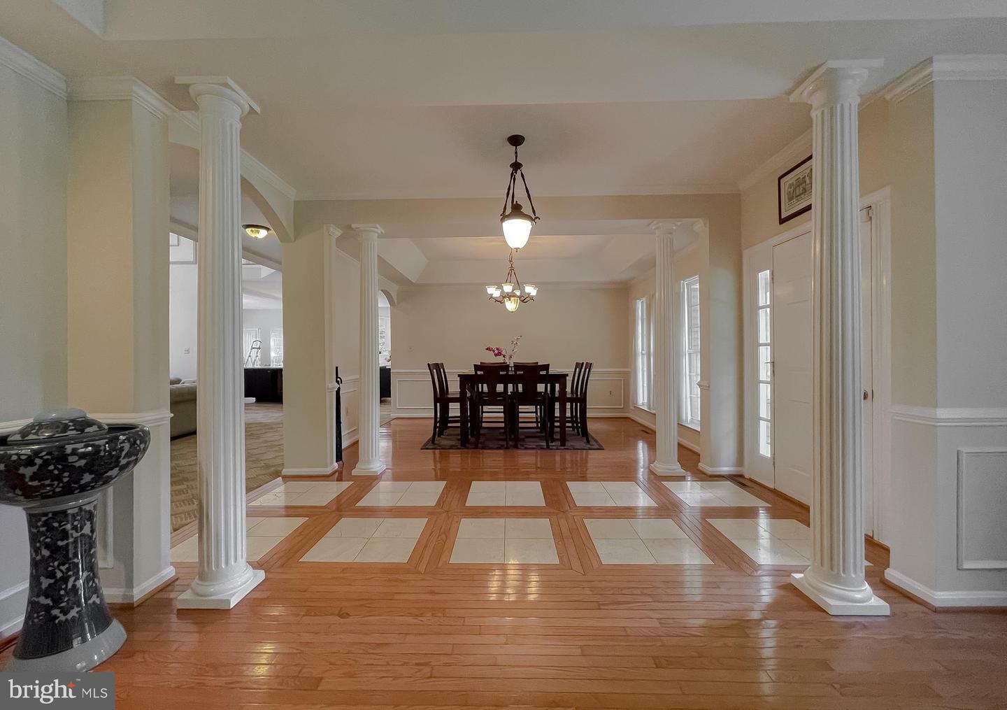 Property Photo: 39308 Persimmon Creek Road MD 20659