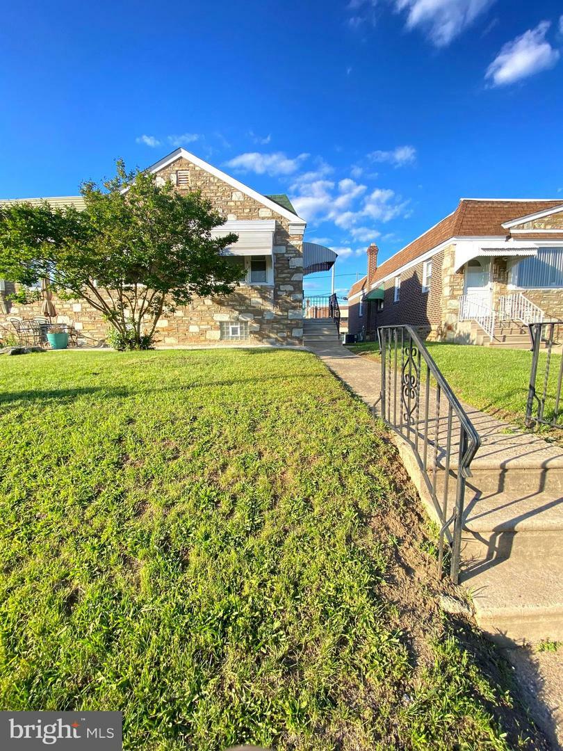 Property Photo: 2803 Rhawn Street PA 19152