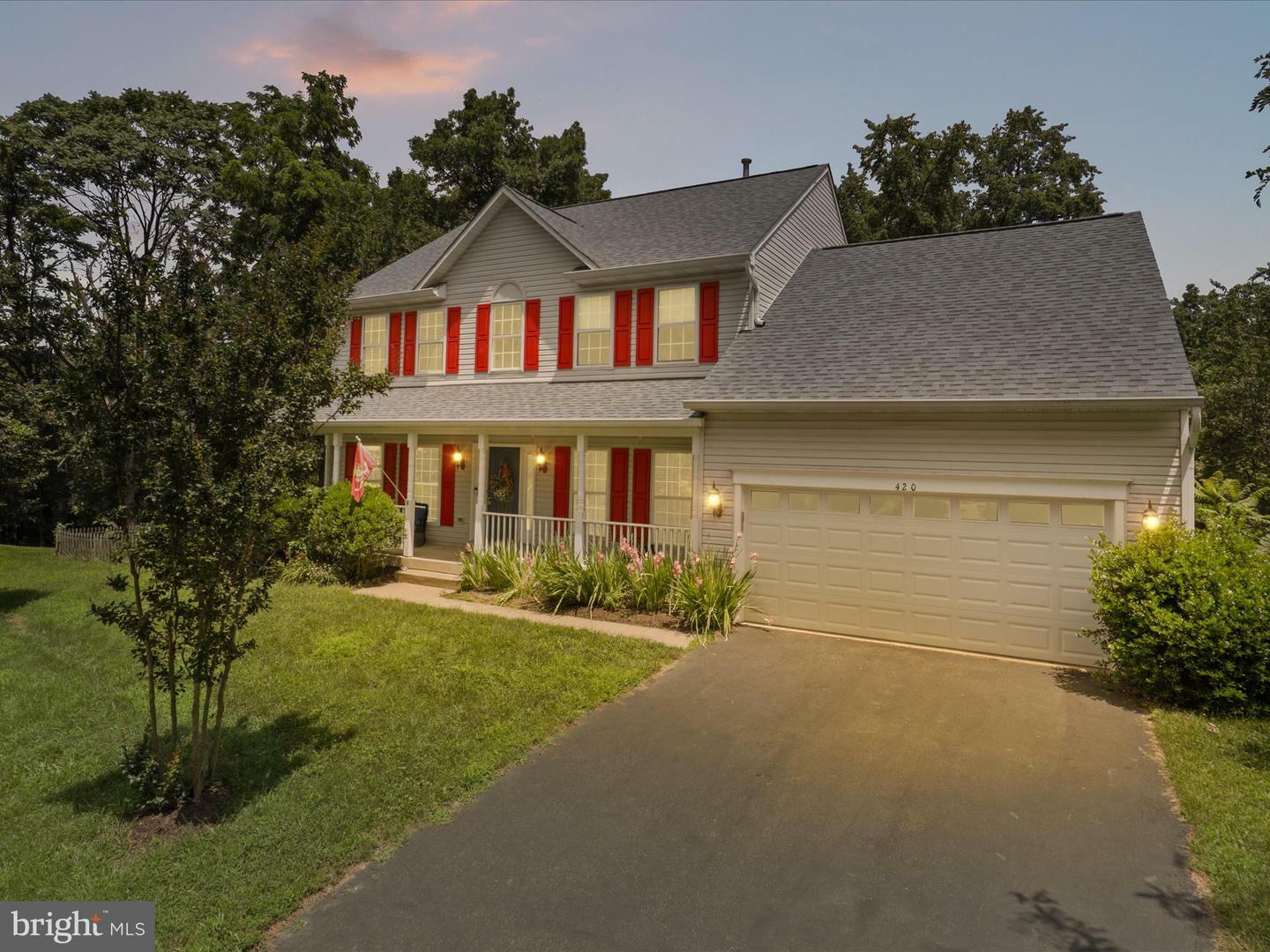 Property Photo: 420 Heronwood Court VA 20132