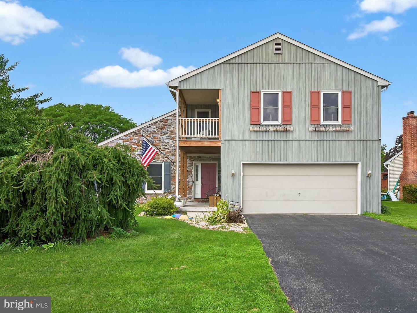 83 South Avenue  Landisville PA 17538 photo