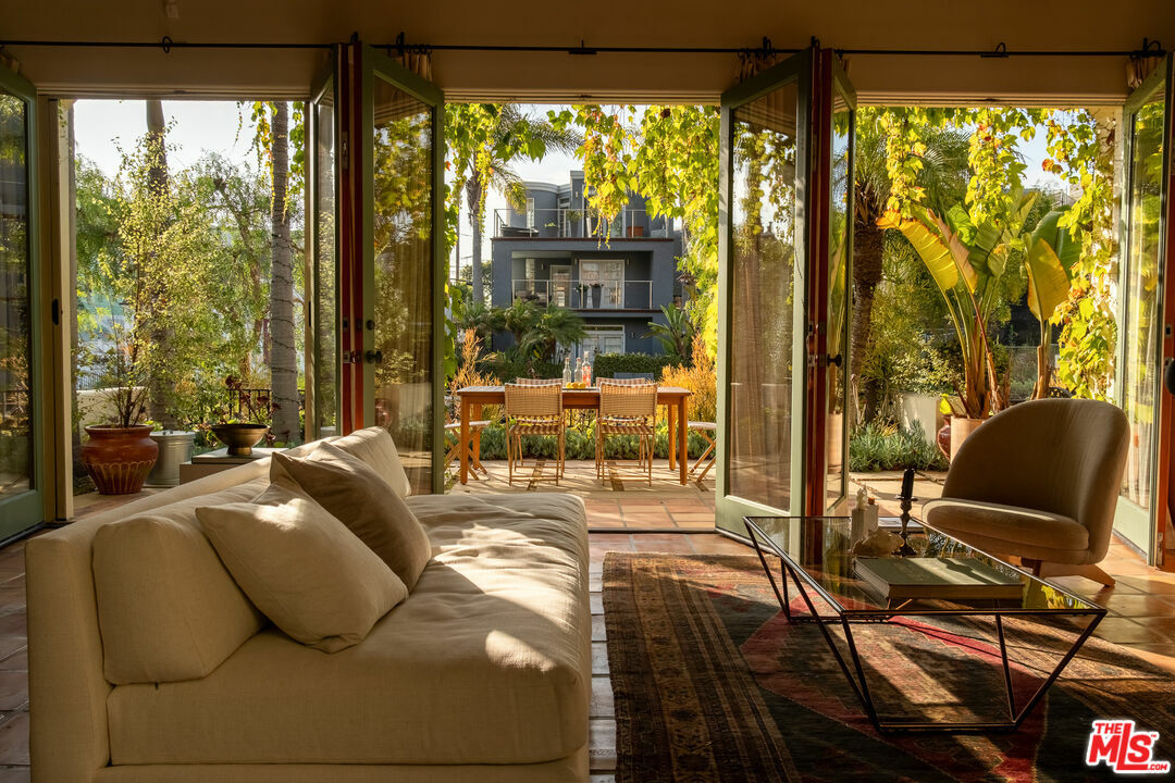 Property Photo: 416 Carroll Canal CA 90291