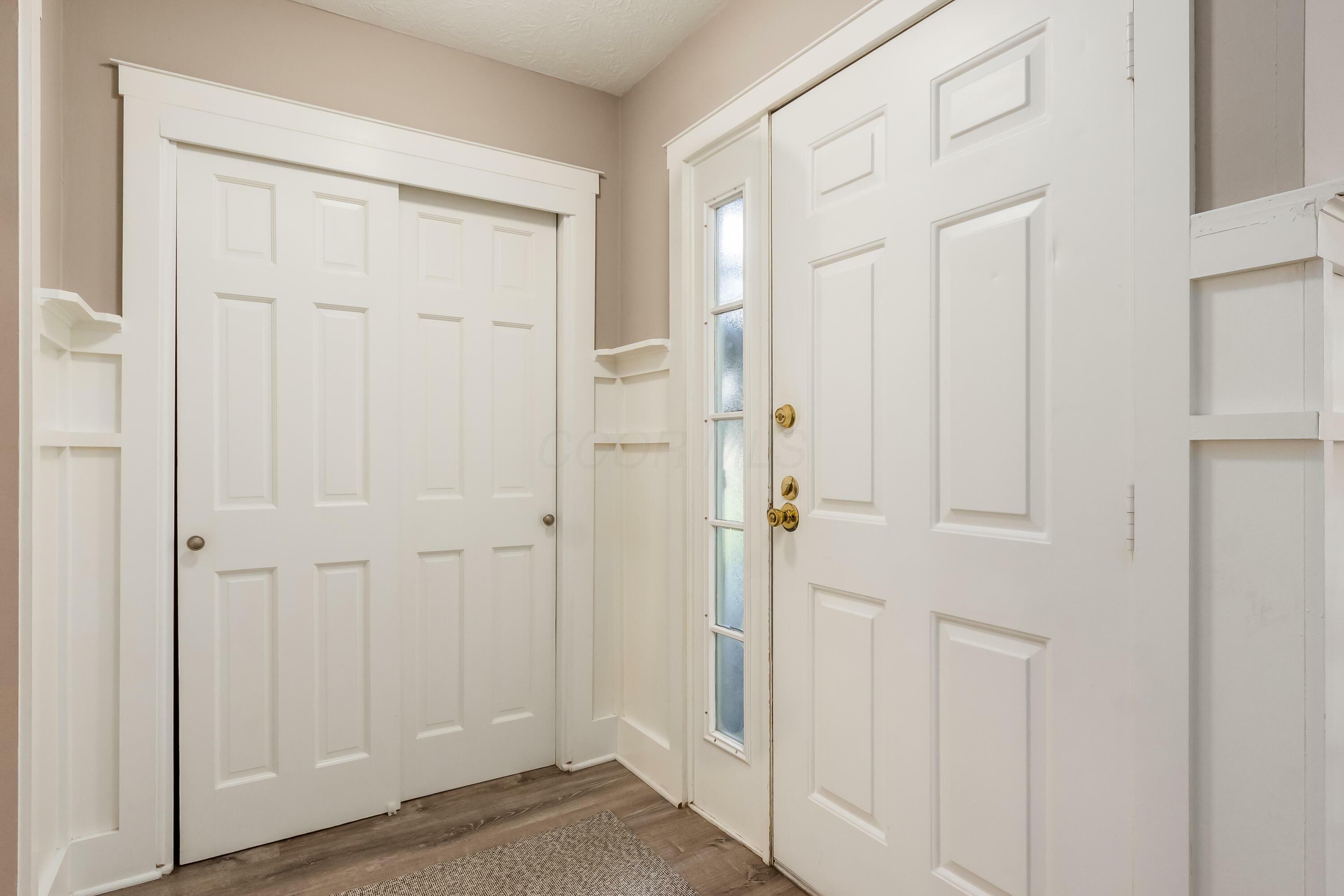 Property Photo: 7831 Meadowhaven Boulevard OH 43235