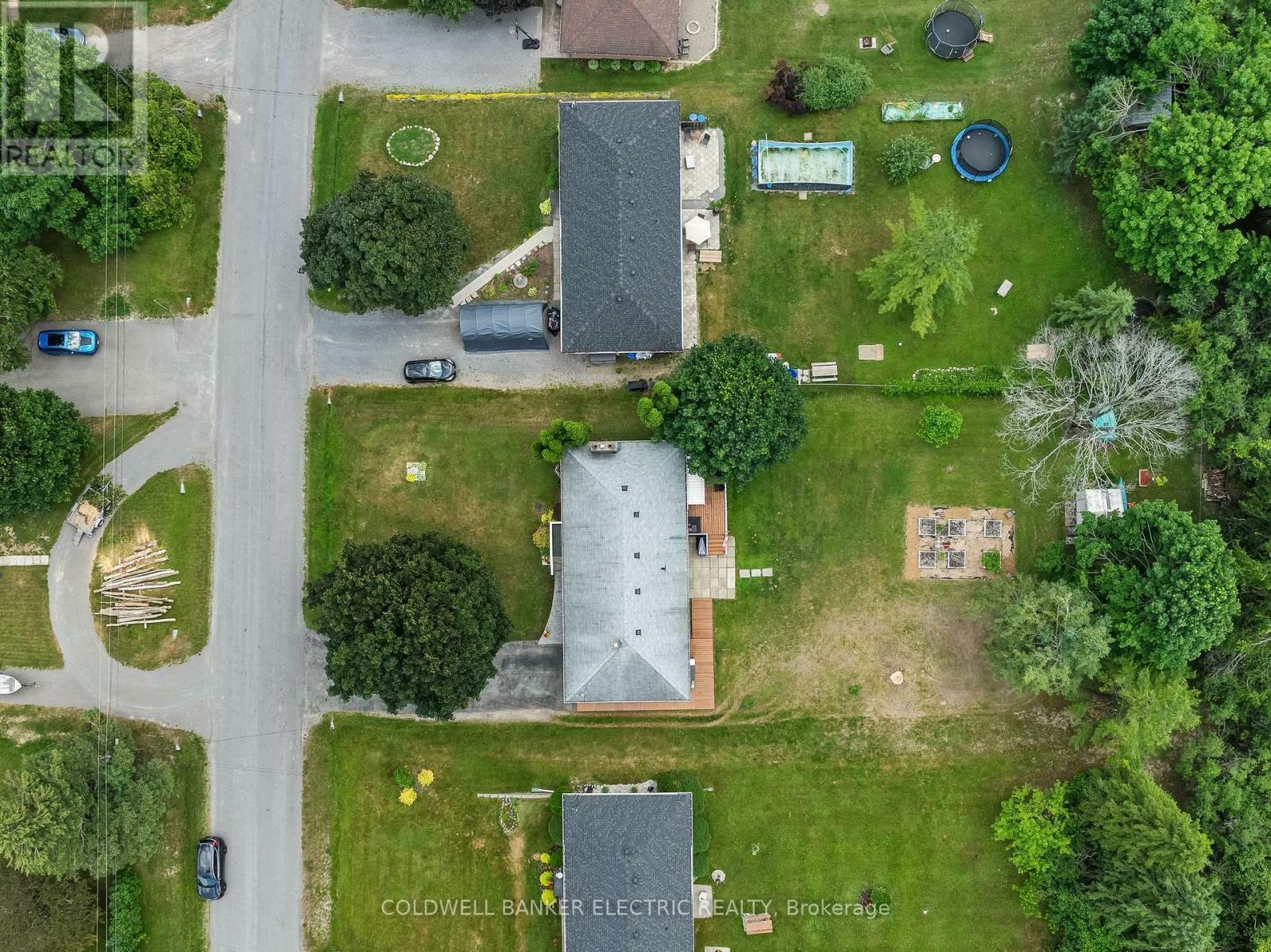 Property Photo: 837 Kingsdale Drive ON K9L 1B6