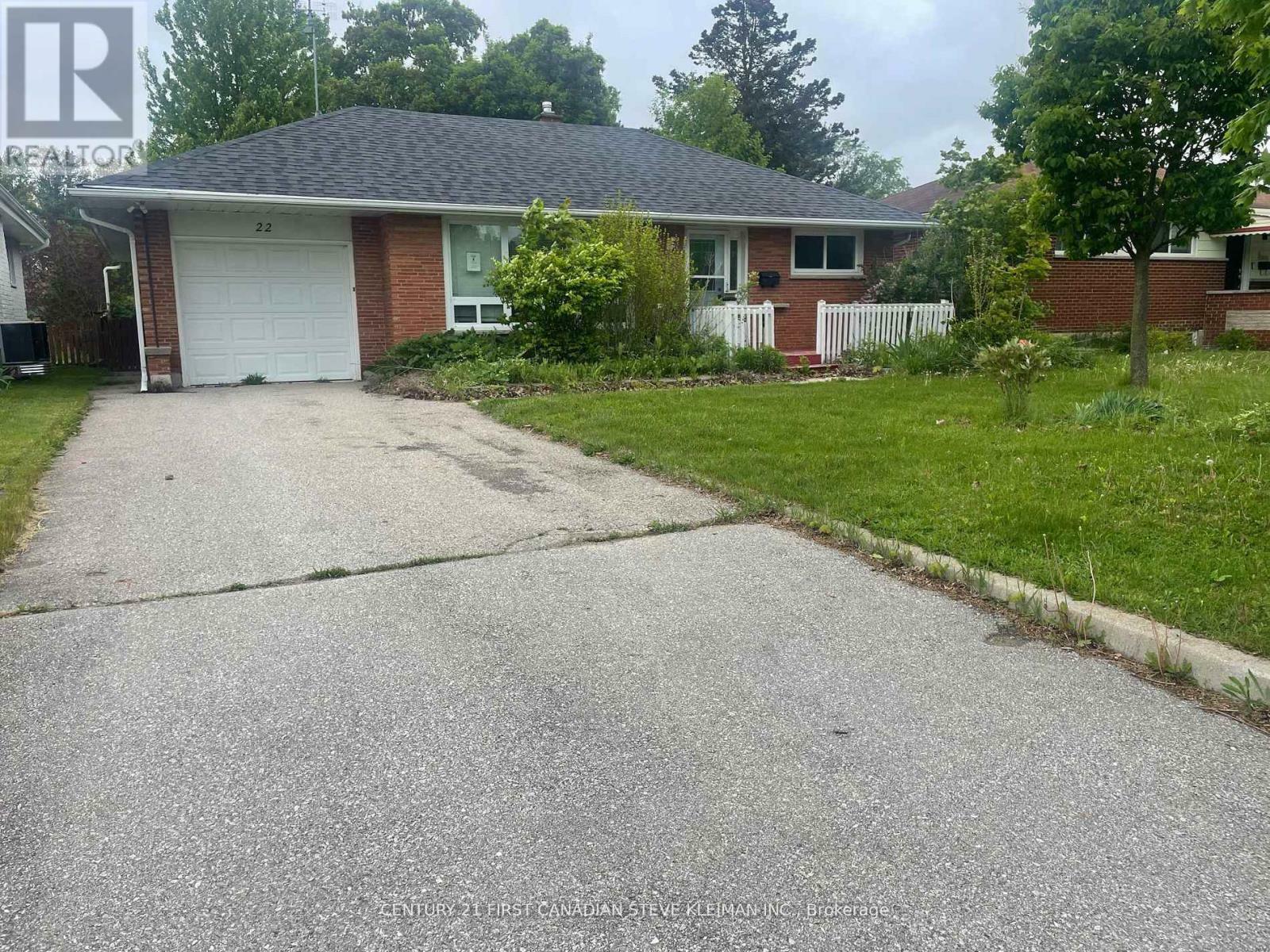 Property Photo: 22 Queenston Crescent ON N5W 1N6