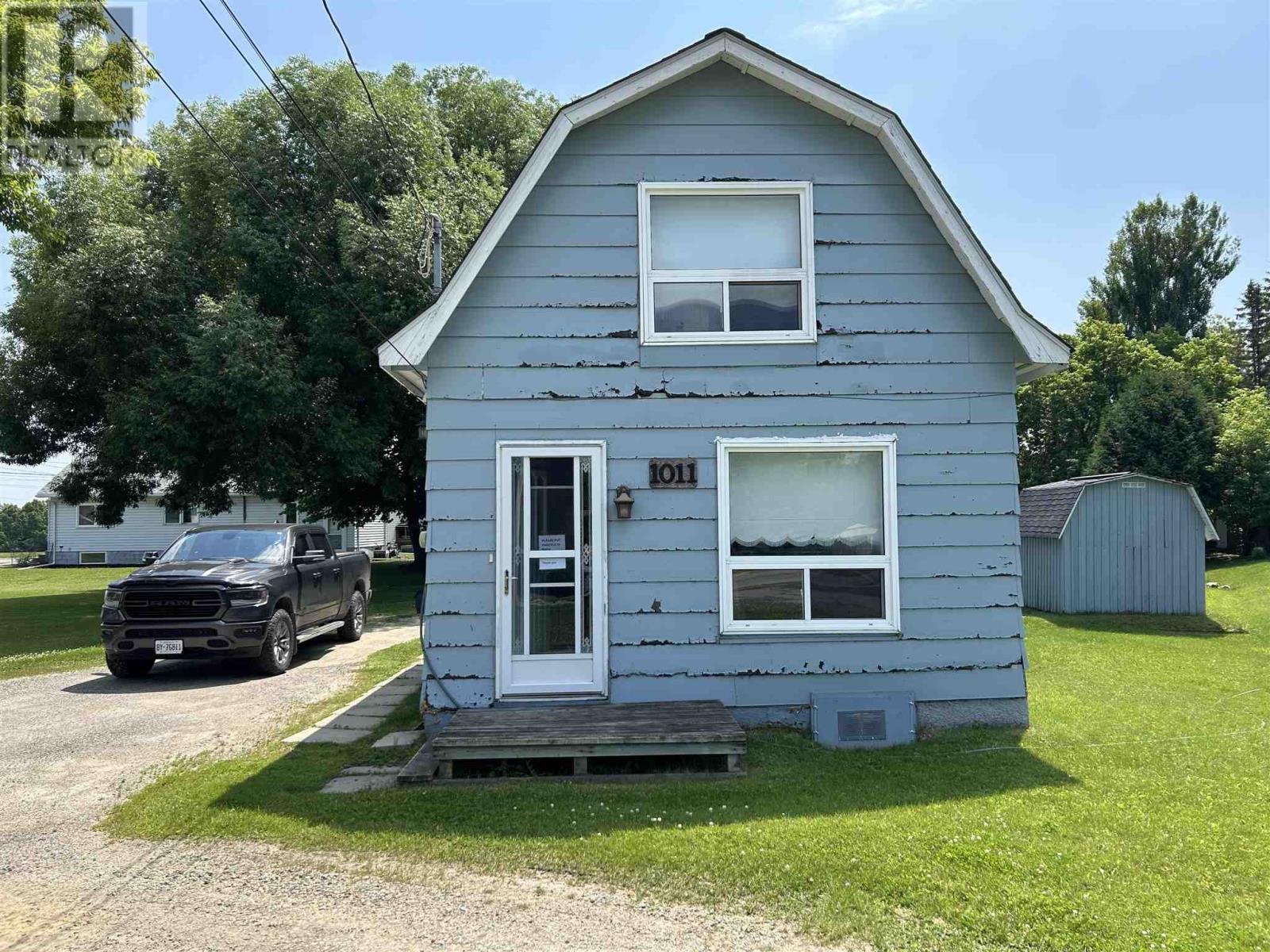 Property Photo: 1011 Sunset Dr ON P9A 2T5