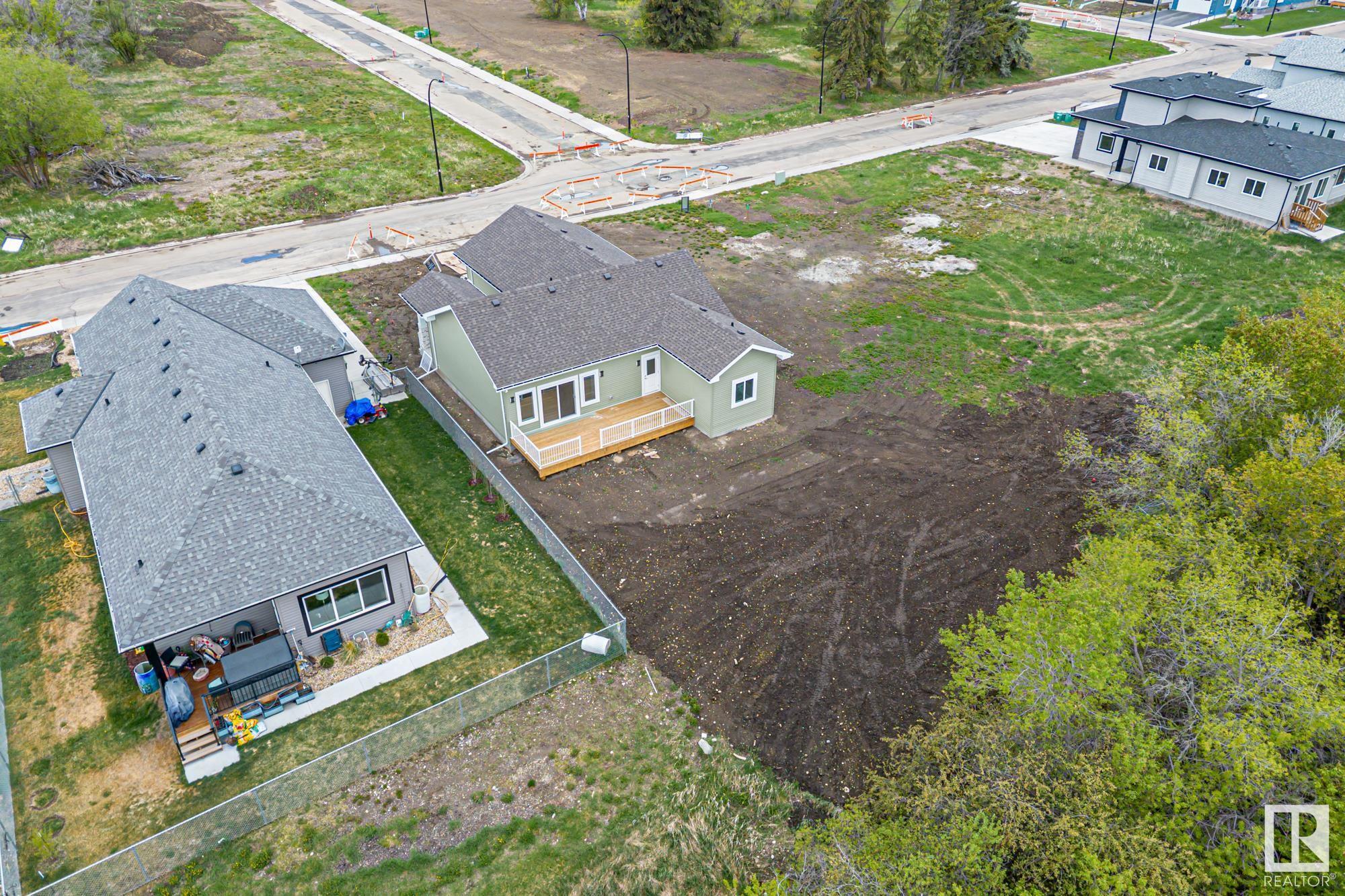 Photo de la propriété:  5201 55 Street  AB T0E 2K0 