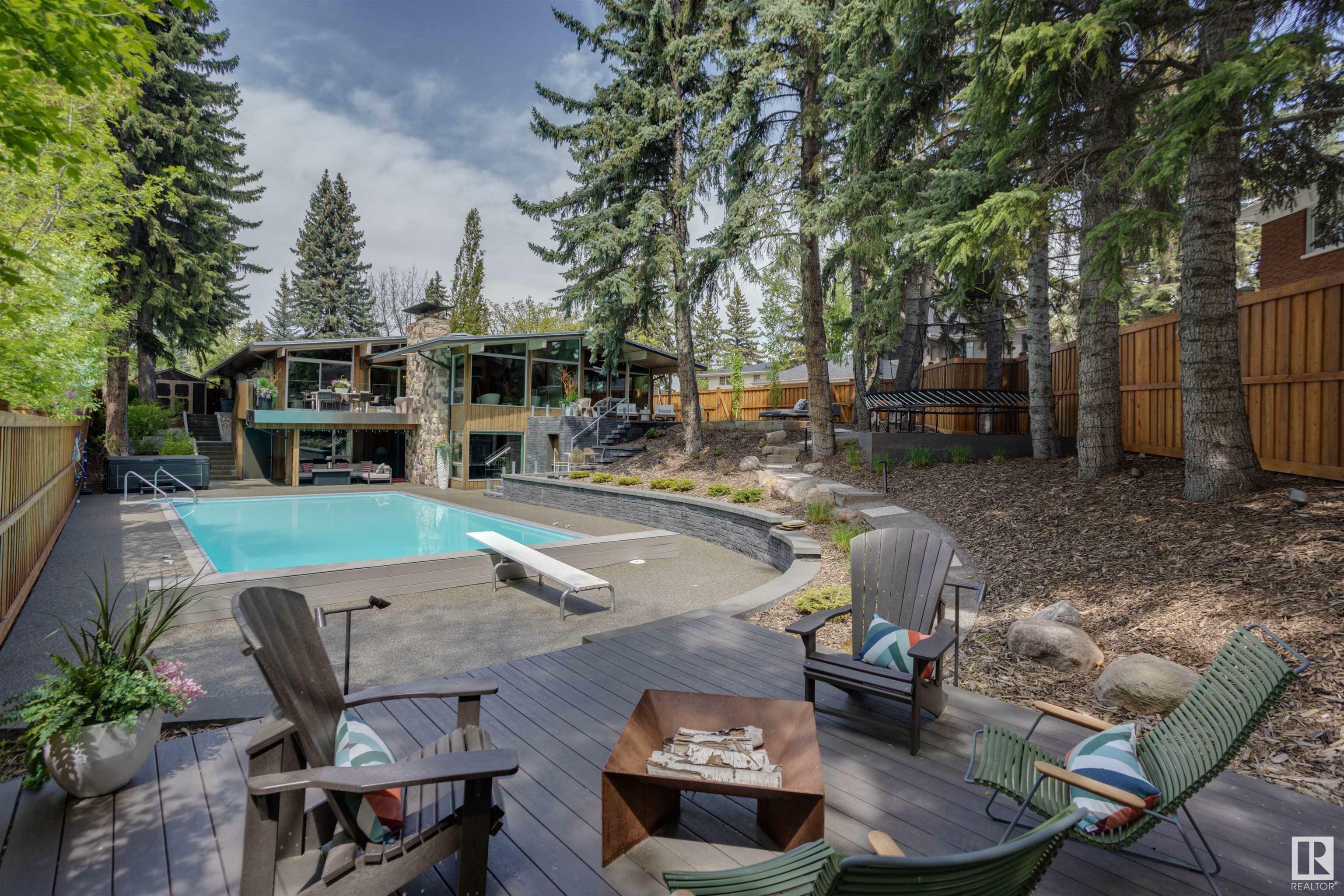 3 Valleyview Crescent NW  Edmonton AB T5R 5S5 photo