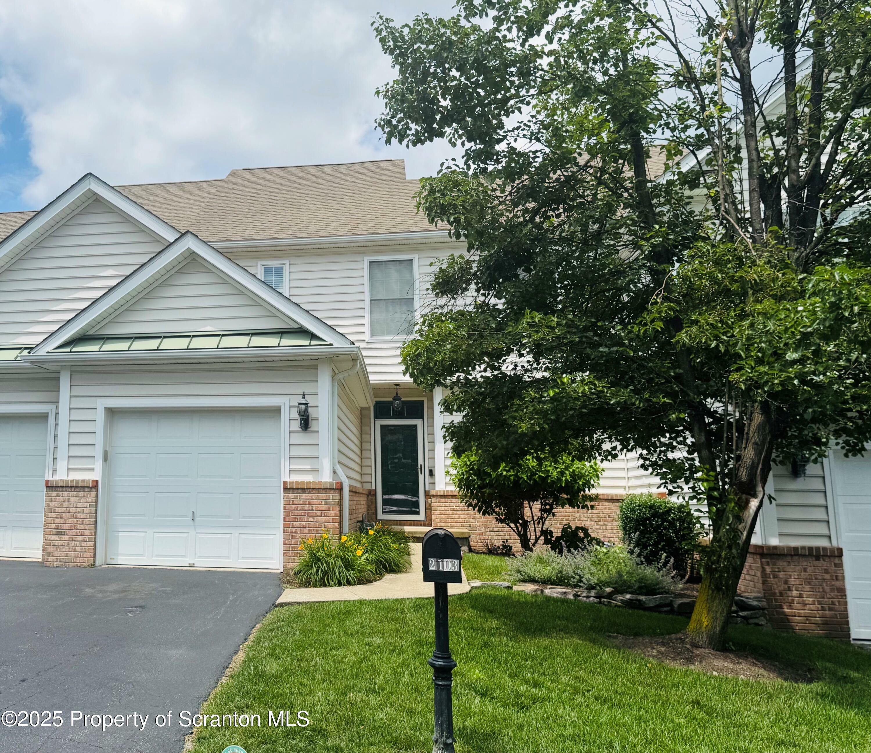 2103 Robinson Close  Moosic PA 18507 photo