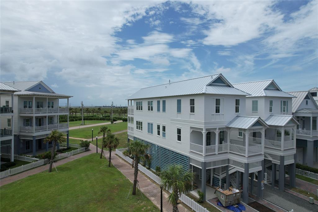 Property Photo: 2602 E Seaside Drive TX 77550