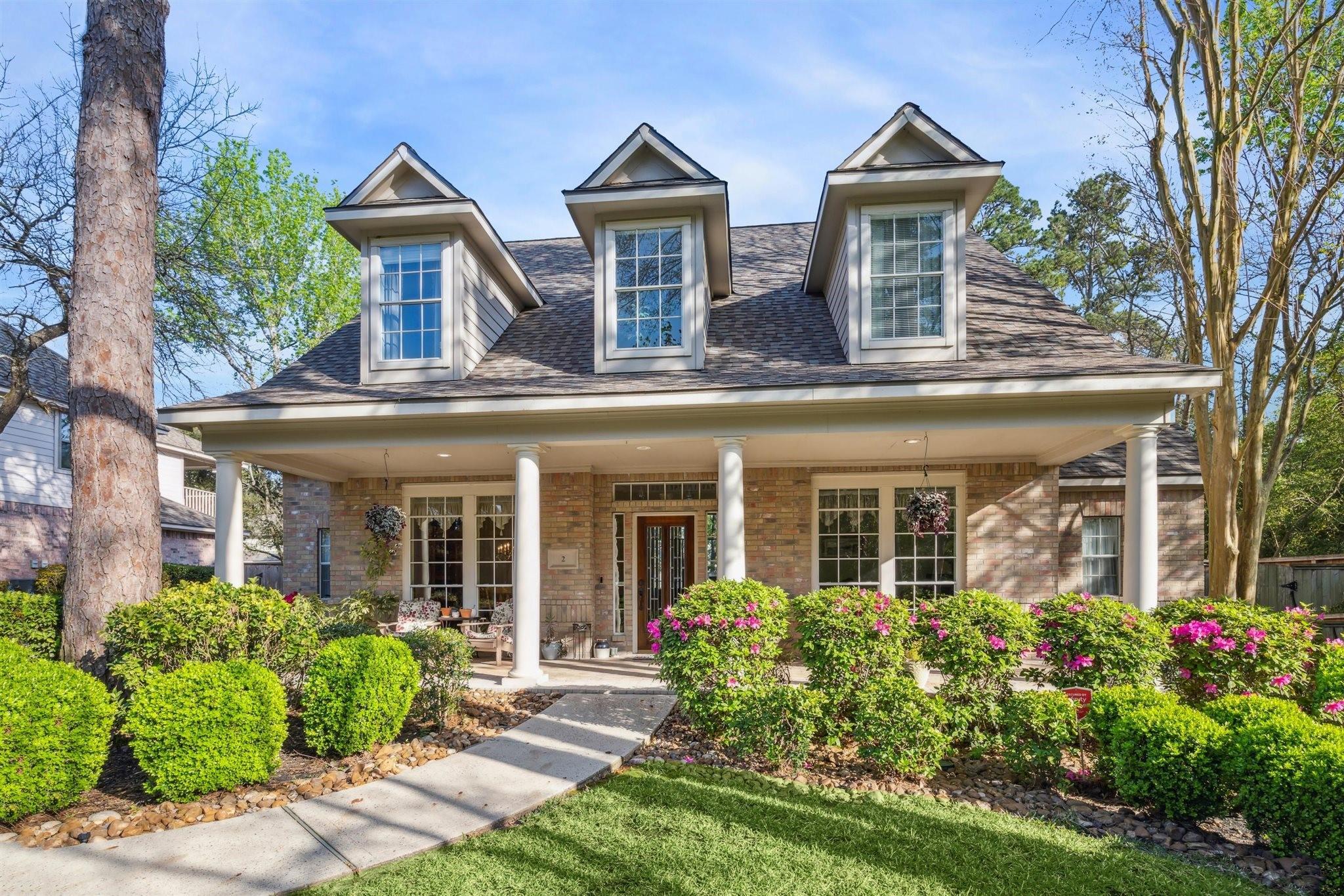 Property Photo: 2 Slatestone Circle TX 77382