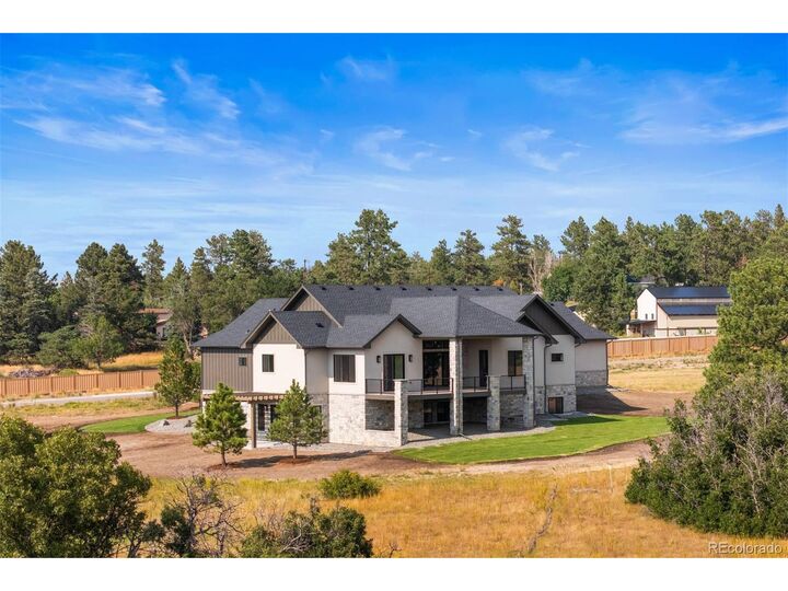 Property Photo: 1724 Arrowpoint Ct CO 80116